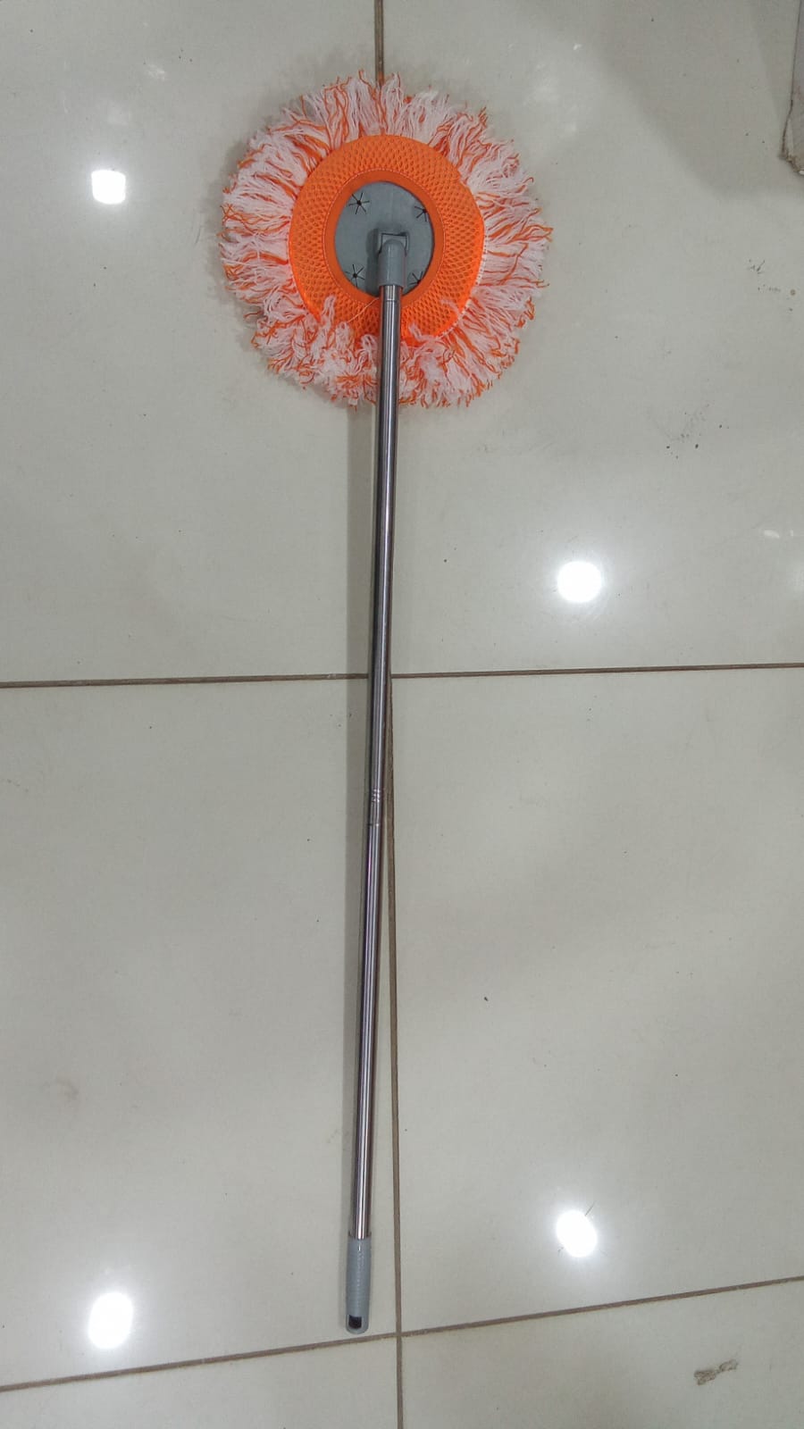 360° rotating microfiber floor mop with extendable telescopic handle for home cleaning