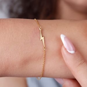 Golden alloy fashion bracelet for women