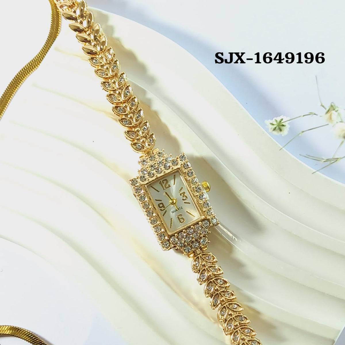 Elegant Korean Leaf Watch for Women | Crystal-Style Bracelet Watch – Black, Gold, Rose Gold & Silver